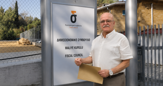 Συνέντευξη του Πρόεδρου του Δημοσιονομικού κ. Ανδρέα Χαραλάμπους στο INK: Στη «μέγγενη» του δημογραφικού το συνταξιοδοτικό
